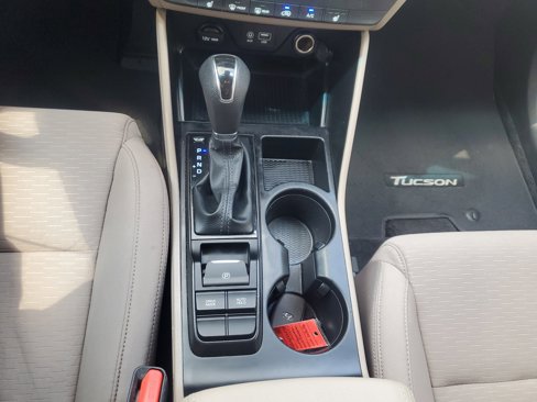 Used 2020 Hyundai Tucson Value w/ Winter Weather Package image 22