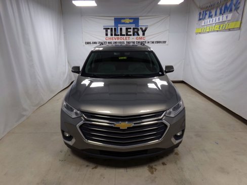 Used 2018 Chevrolet Traverse LT image 2