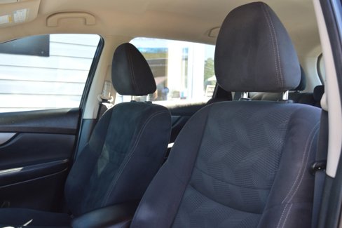 Used 2016 Nissan Rogue S image 11