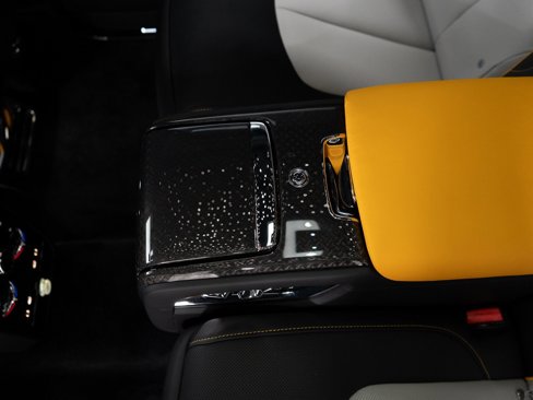 New 2025 Rolls-Royce Cullinan Black Badge image 28