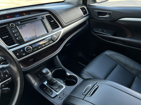 Used 2017 Toyota Highlander XLE image 29