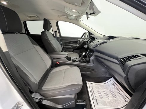 Used 2018 Ford Escape SE image 9