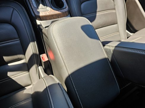 Used 2022 GMC Canyon Denali image 22