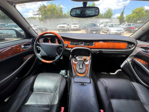 Used 1999 Jaguar XJ8 image 29
