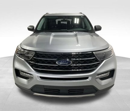 Used 2021 Ford Explorer XLT w/ Equipment Group 202A image 3