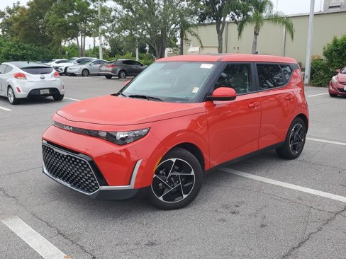 Used 2023 Kia Soul EX image 1
