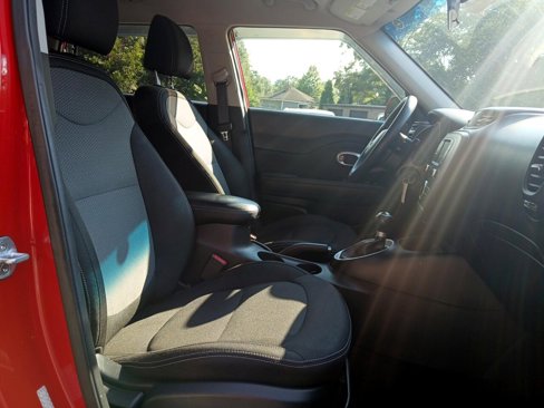 Used 2017 Kia Soul + image 17