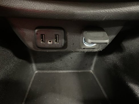 Used 2021 Chevrolet Traverse LT image 47