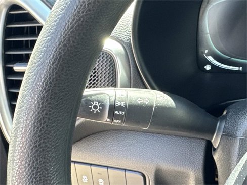 Used 2023 Kia Soul LX w/ LX Technology Package image 25
