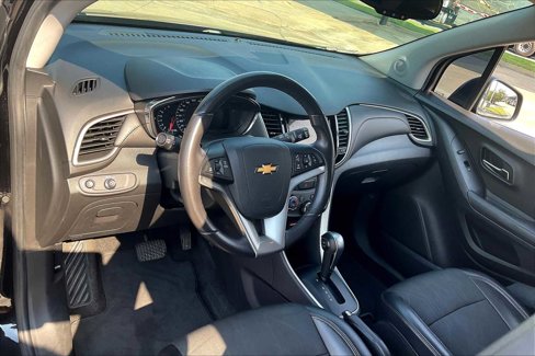 Used 2019 Chevrolet Trax LT w/ LT Convenience Package image 16