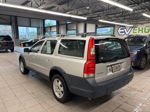 Used 2002 Volvo V70 Cross Country image 4