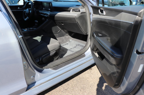 Used 2023 Kia K5 LXS image 15
