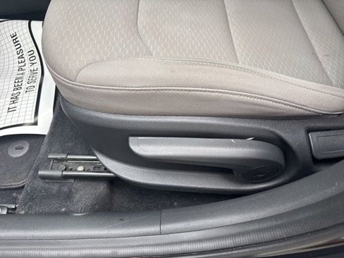 Used 2020 Hyundai Elantra SE image 11