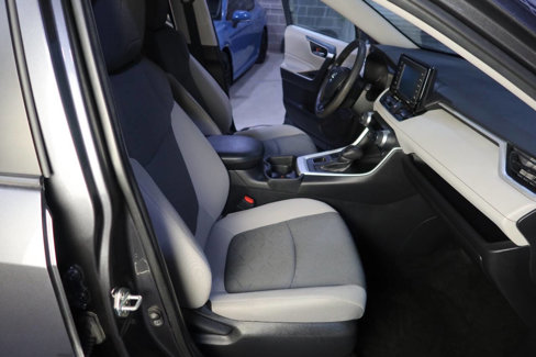 Used 2021 Toyota RAV4 XLE image 13
