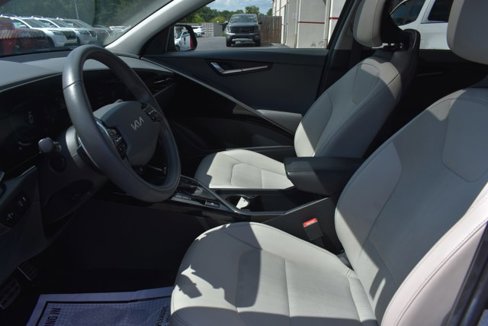 Used 2023 Kia Niro EX Touring image 15
