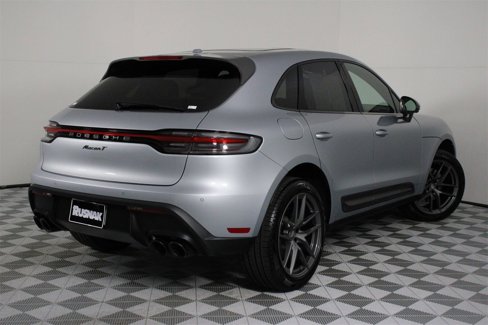 Certified 2025 Porsche Macan Turbo image 7