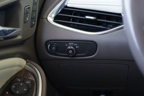 Used 2020 Chevrolet Malibu Premier image 15