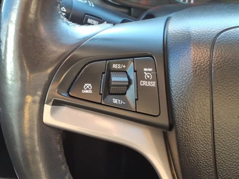 Used 2022 Chevrolet Trax LT w/ Midnight Edition image 12