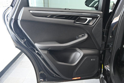 Used 2016 Porsche Macan S image 34