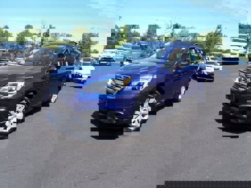 Used 2017 Subaru Outback 2.5i image 1