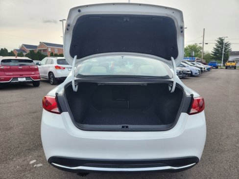Used 2017 Chrysler 200 Limited Platinum image 11