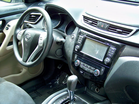 Used 2015 Nissan Rogue SV image 17