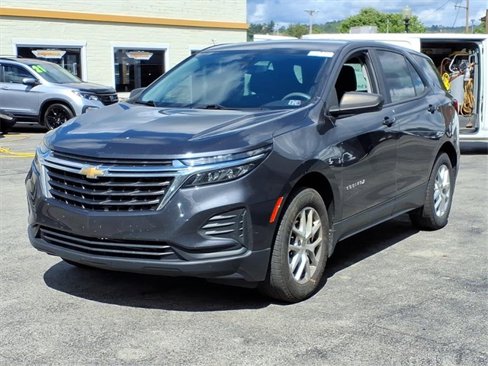 Used 2022 Chevrolet Equinox LS w/ Driver Confidence II Package image 3