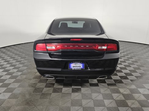 Used 2013 Dodge Charger SE image 5