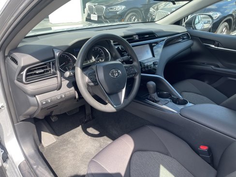 Used 2020 Toyota Camry LE image 14