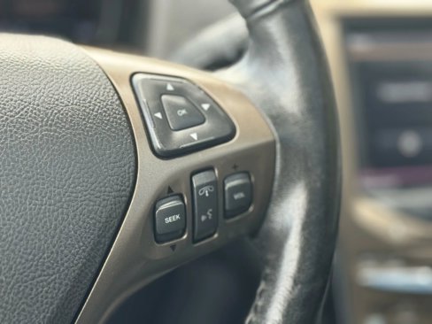 Used 2012 Lincoln MKX AWD image 24
