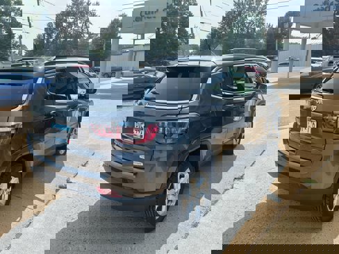 Used 2018 Jeep Compass Latitude w/ Cold Weather Group image 6