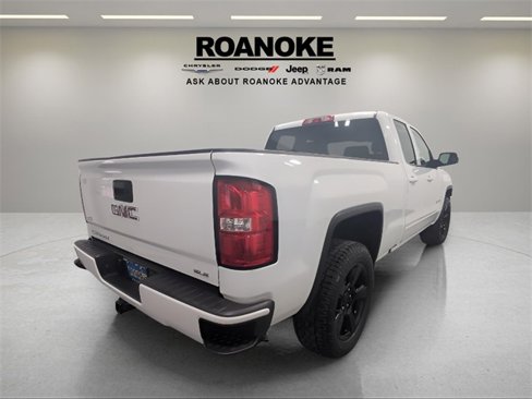 Used 2017 GMC Sierra 1500 SLE w/ SLE Value Package image 9