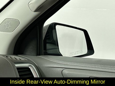 Used 2015 GMC Acadia SLE image 23