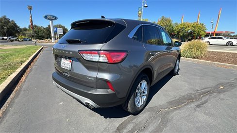 Used 2021 Ford Escape SE w/ Convenience Package image 4