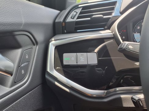 New 2025 Audi Q3 2.0T Premium image 16