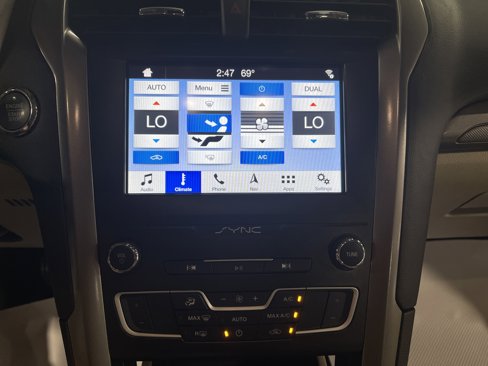 Used 2019 Ford Fusion SE image 23