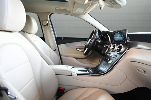 Used 2020 Mercedes-Benz GLC 300 4MATIC image 26