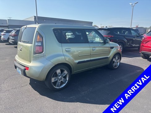 Used 2010 Kia Soul ! image 3