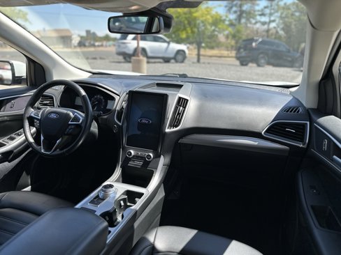 Used 2022 Ford Edge SEL image 17