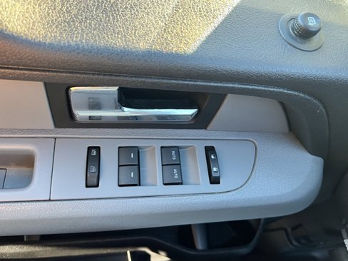 Used 2012 Ford F150 XLT w/ XLT Chrome Pkg image 18