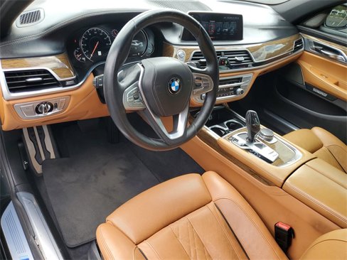 Used 2016 BMW 740i image 18