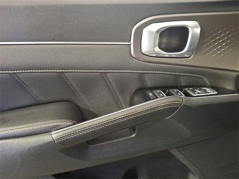 Used 2022 Kia Sorento SX image 16