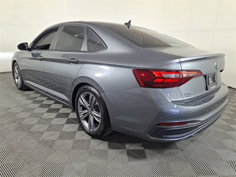 Used 2023 Volkswagen Jetta SE w/ Panoramic Sunroof Package image 8