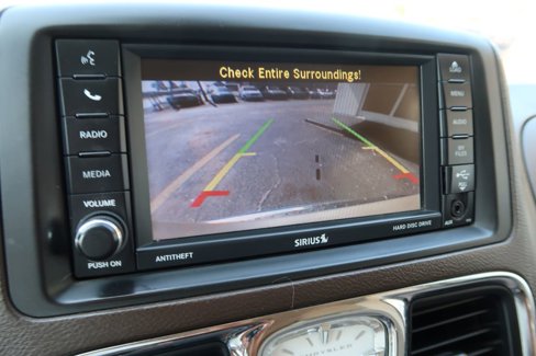 Used 2015 Chrysler Town & Country Touring w/ Driver Convenience Group image 15