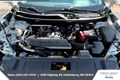 Used 2024 Nissan Rogue S image 8