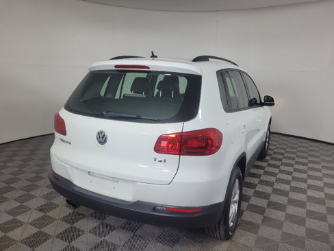 Used 2016 Volkswagen Tiguan S image 9