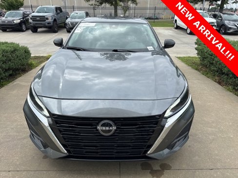 Used 2024 Nissan Altima 2.5 SV image 2