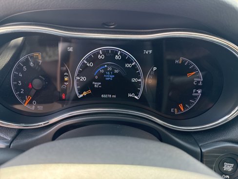 Used 2020 Jeep Grand Cherokee Altitude image 17