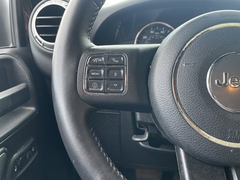 Used 2016 Jeep Wrangler Unlimited Sahara w/ Connectivity Group image 27