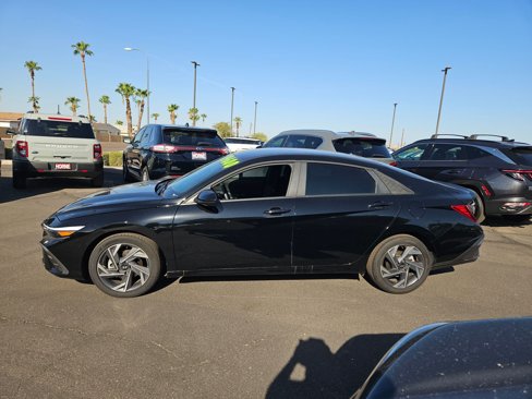 Certified 2025 Hyundai Elantra Sport w/ Cargo Package image 6